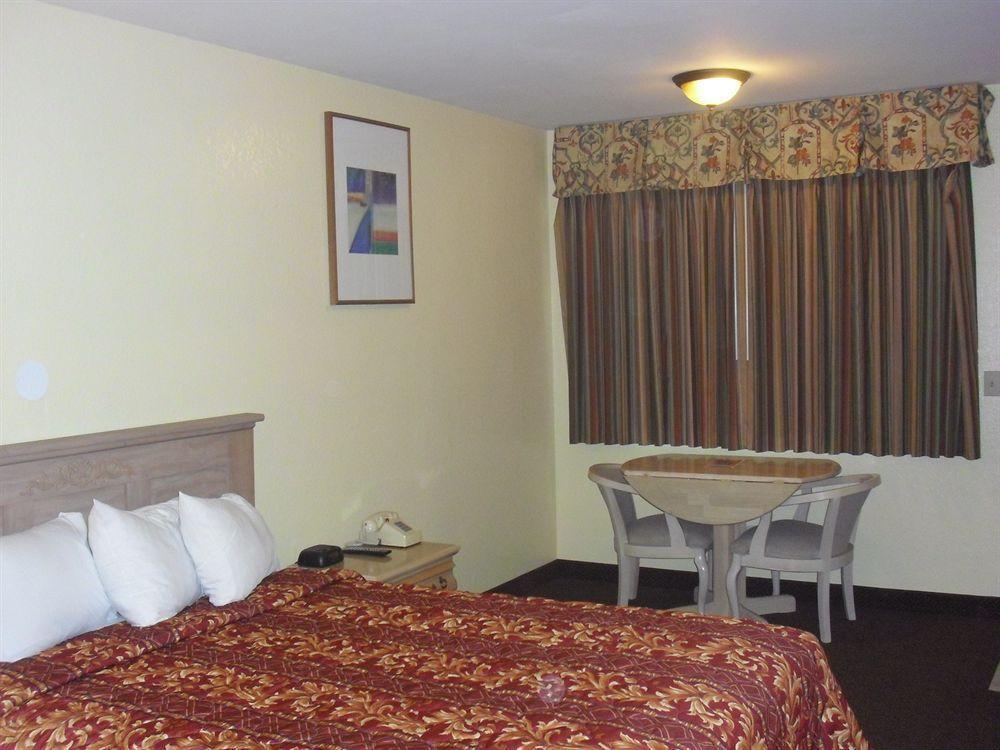 Beachway Inn Arroyo Grande Esterno foto